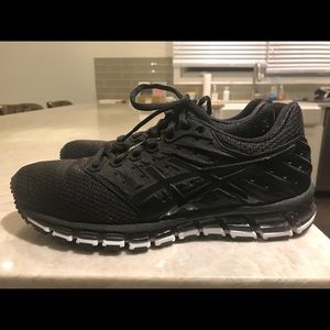 ASICS size 7.5, all black neutral gym shoe